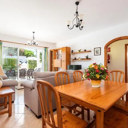 Ferienhaus Mit Privatpool Fuer 4 Personen Ca 150 Qm In Cala Blanca, Menorca Westkueste Von Menorca