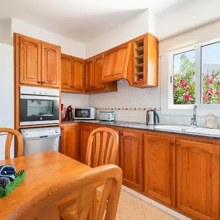 Ferienhaus Mit Privatpool Fuer 4 Personen Ca 150 Qm In Cala Blanca, Menorca Westkueste Von Menorca 度假居 *